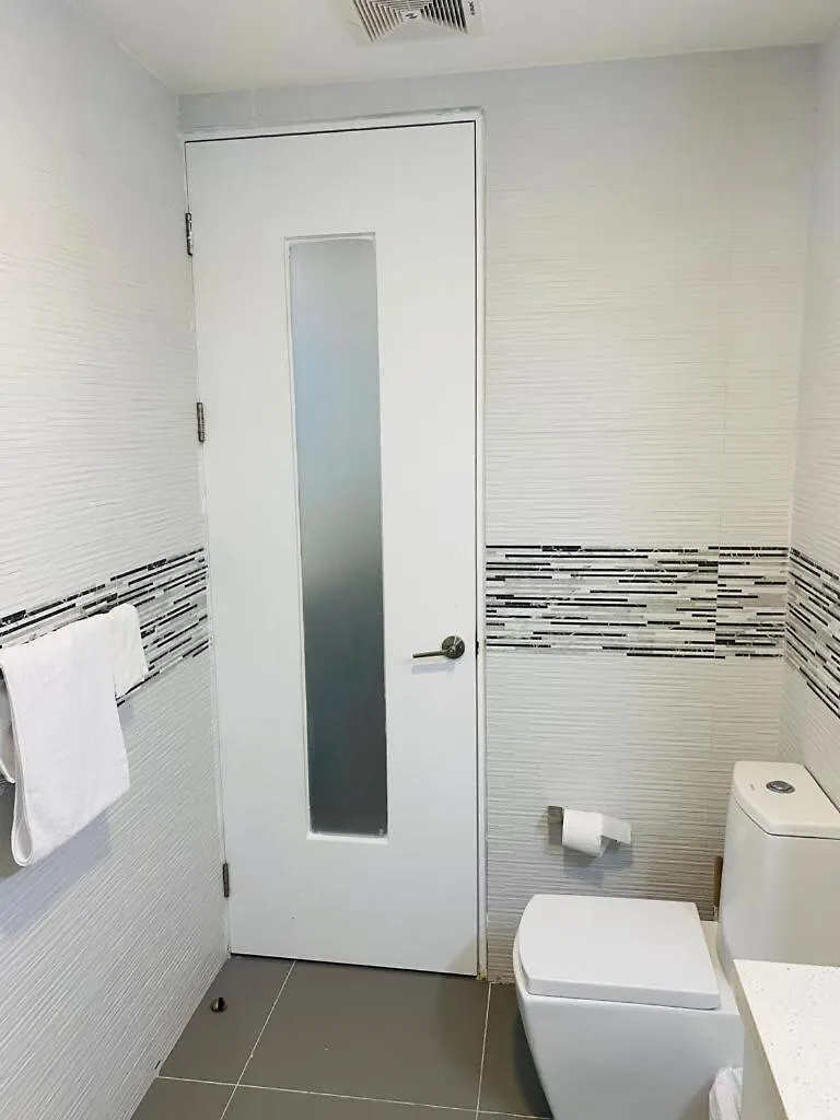 1 Bedroom Condo In Kingston 0*,