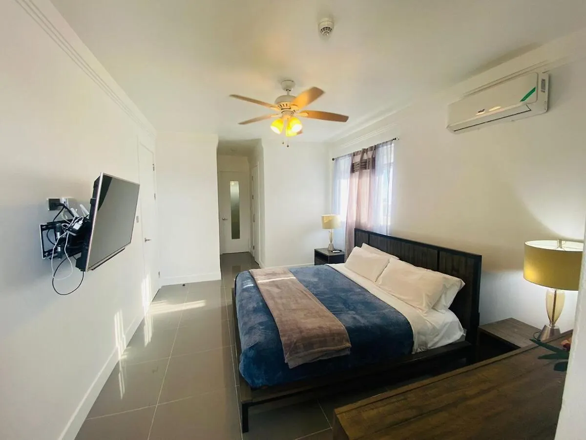 1 Bedroom Condo In Kingston Jamajka