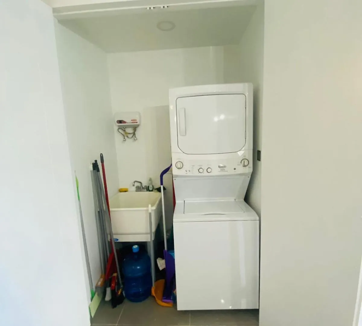 1 Bedroom Condo In Kingston