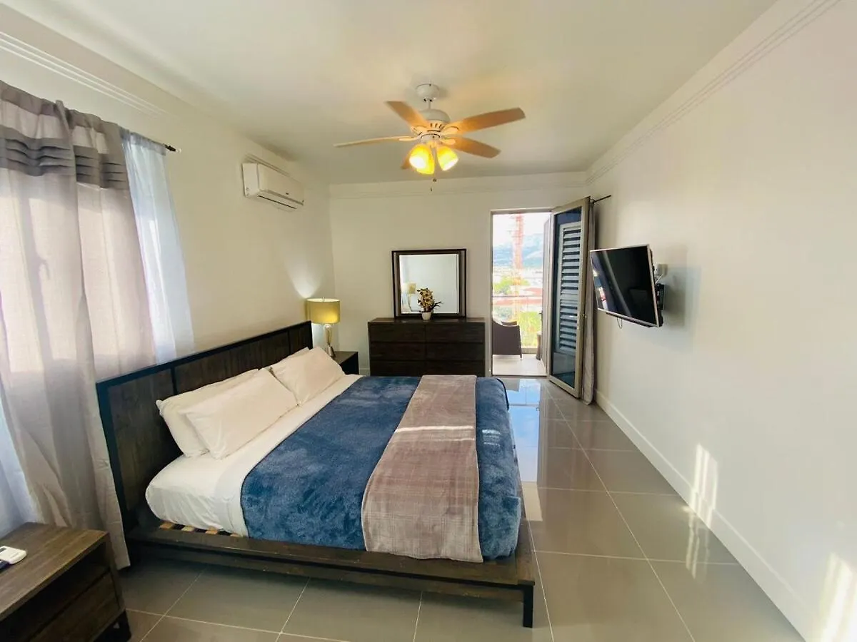 1 Bedroom Condo In Kingston Apartmán