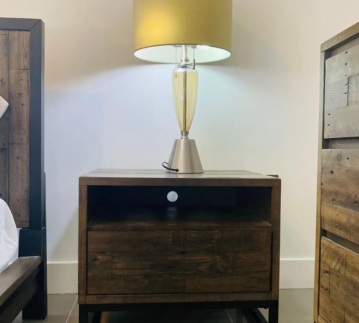 1 Bedroom Condo In Kingston 0*,